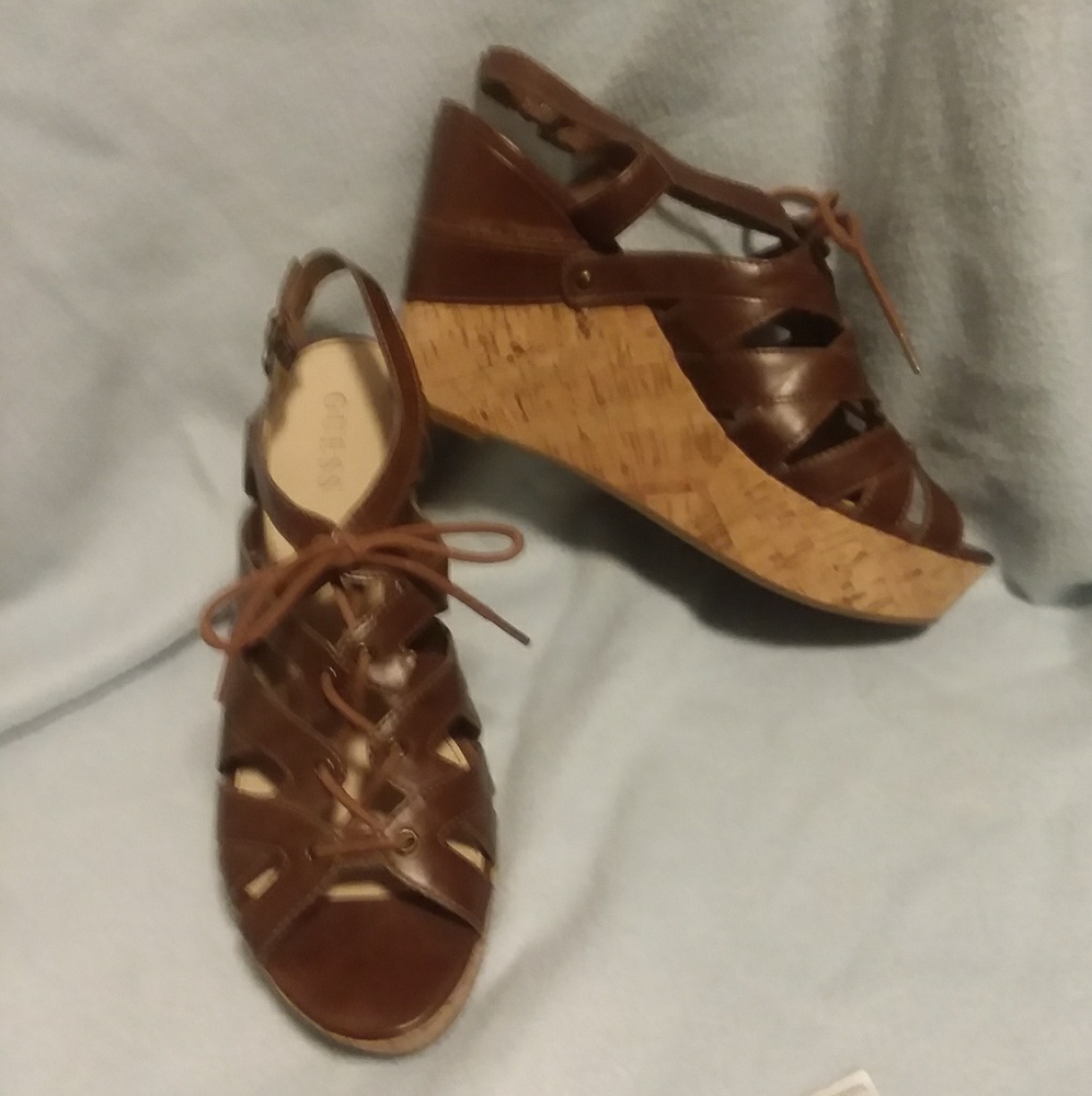 Guess wedges size 10